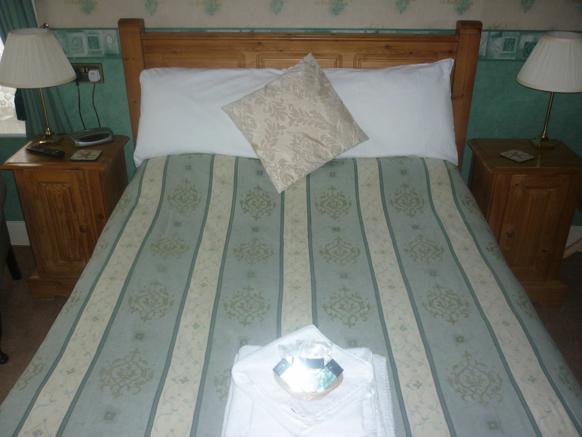 แอชวู้ด แกรนจ์ Bed & Breakfast ทอร์คิ ภายนอก รูปภาพ