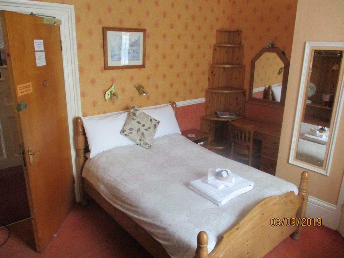 แอชวู้ด แกรนจ์ Bed & Breakfast ทอร์คิ ภายนอก รูปภาพ