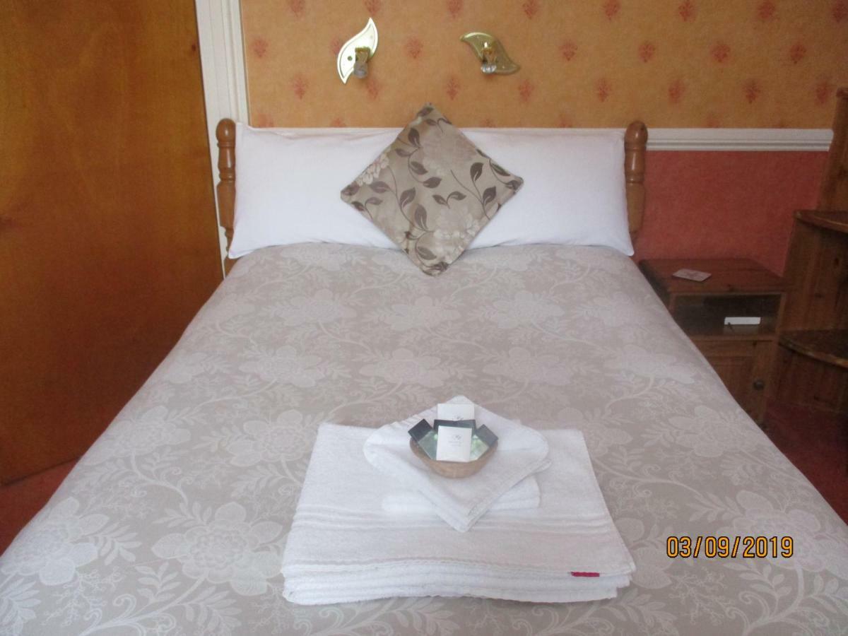 แอชวู้ด แกรนจ์ Bed & Breakfast ทอร์คิ ภายนอก รูปภาพ
